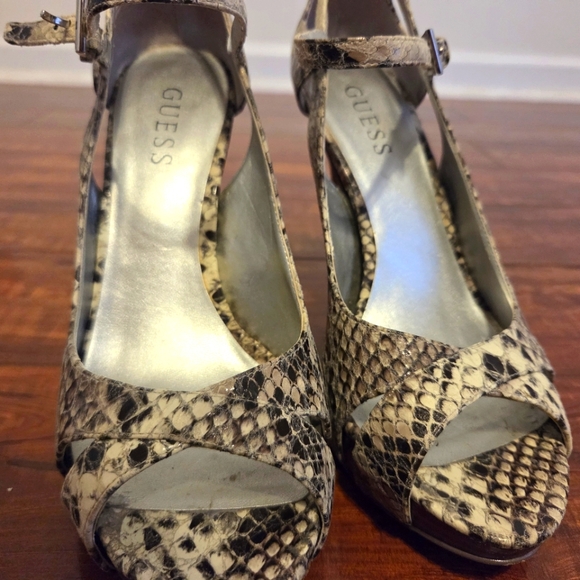 Guess Snakeskin Patterned Heels - Picture 1 of 6